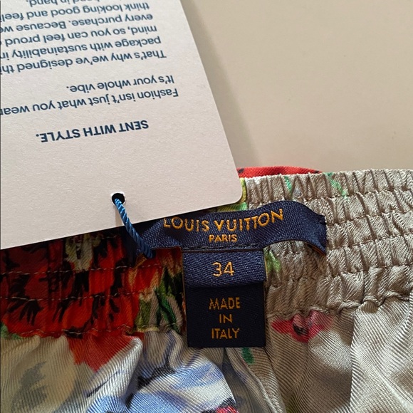 Louis Vuitton Floral Silk Short and blouse sets - Picture 6 of 17